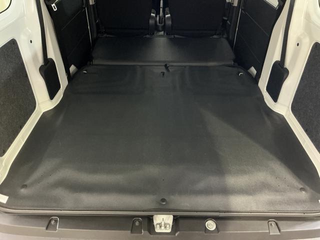 ハイゼットカーゴＤＸ　切替式４ＷＤ　ラジオデッキ　リアコーナーセンサー切替式４ＷＤ　ラジオデッキ　リアコーナーセンサー　オートマチックハイビーム　キーレスエントリー　オートライト　横滑り防止装置　アイドリングストップ　盗難防止装置　１２Ｖ電源ソケット　マニュアルエアコン（京都府）の中古車