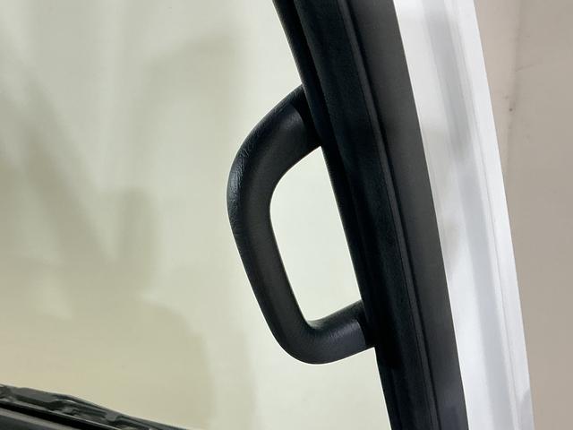 ハイゼットカーゴＤＸ　切替式４ＷＤ　ラジオデッキ　リアコーナーセンサー切替式４ＷＤ　ラジオデッキ　リアコーナーセンサー　オートマチックハイビーム　キーレスエントリー　オートライト　横滑り防止装置　アイドリングストップ　盗難防止装置　１２Ｖ電源ソケット　マニュアルエアコン（京都府）の中古車