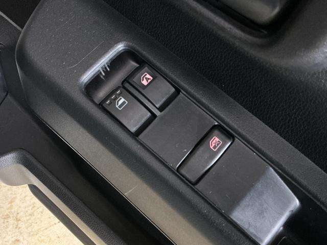 ハイゼットカーゴＤＸ　切替式４ＷＤ　ラジオデッキ　リアコーナーセンサー切替式４ＷＤ　ラジオデッキ　リアコーナーセンサー　オートマチックハイビーム　キーレスエントリー　オートライト　横滑り防止装置　アイドリングストップ　盗難防止装置　１２Ｖ電源ソケット　マニュアルエアコン（京都府）の中古車