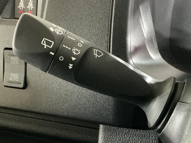 ハイゼットカーゴＤＸ　切替式４ＷＤ　ラジオデッキ　リアコーナーセンサー切替式４ＷＤ　ラジオデッキ　リアコーナーセンサー　オートマチックハイビーム　キーレスエントリー　オートライト　横滑り防止装置　アイドリングストップ　盗難防止装置　１２Ｖ電源ソケット　マニュアルエアコン（京都府）の中古車