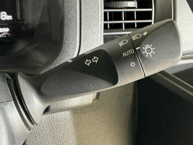 ハイゼットカーゴＤＸ　切替式４ＷＤ　ラジオデッキ　リアコーナーセンサー切替式４ＷＤ　ラジオデッキ　リアコーナーセンサー　オートマチックハイビーム　キーレスエントリー　オートライト　横滑り防止装置　アイドリングストップ　盗難防止装置　１２Ｖ電源ソケット　マニュアルエアコン（京都府）の中古車