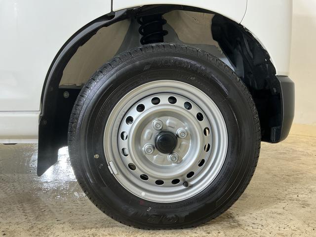 ハイゼットカーゴＤＸ　切替式４ＷＤ　ラジオデッキ　リアコーナーセンサー切替式４ＷＤ　ラジオデッキ　リアコーナーセンサー　オートマチックハイビーム　キーレスエントリー　オートライト　横滑り防止装置　アイドリングストップ　盗難防止装置　１２Ｖ電源ソケット　マニュアルエアコン（京都府）の中古車