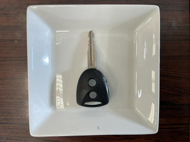 ミライースＬ　メモリアルエディション　ワンオーナー　ＣＤオーディオワンオーナー　ＣＤオーディオ　キーレスエントリー　アイドリングストップ　盗難防止装置　ドアバイザー　マニュアルエアコン　ヘッドライトレべライザー　１２Ｖ電源ソケット　１３インチ社外アルミホイール（京都府）の中古車