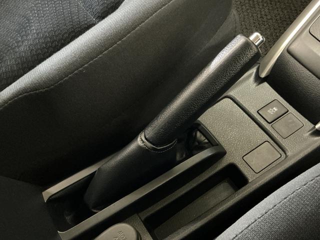 カローラフィールダー１．５Ｇ　ナビ　ＥＴＣ　ドライブレコーダー　キーレスリモコントヨタ純正ナビ　ＥＴＣ　社外ドライブレコーダー　キーレスリモコン　フルセグチューナー　ブルートゥース対応　オートライト　オートエアコン　カーペットマット　バイザー　ホイールキャップ　ＡＢＳ（京都府）の中古車