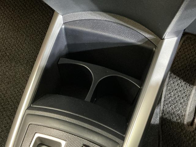 カローラフィールダー１．５Ｇ　ナビ　ＥＴＣ　ドライブレコーダー　キーレスリモコントヨタ純正ナビ　ＥＴＣ　社外ドライブレコーダー　キーレスリモコン　フルセグチューナー　ブルートゥース対応　オートライト　オートエアコン　カーペットマット　バイザー　ホイールキャップ　ＡＢＳ（京都府）の中古車