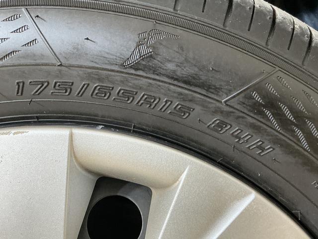 カローラフィールダー１．５Ｇ　ナビ　ＥＴＣ　ドライブレコーダー　キーレスリモコントヨタ純正ナビ　ＥＴＣ　社外ドライブレコーダー　キーレスリモコン　フルセグチューナー　ブルートゥース対応　オートライト　オートエアコン　カーペットマット　バイザー　ホイールキャップ　ＡＢＳ（京都府）の中古車