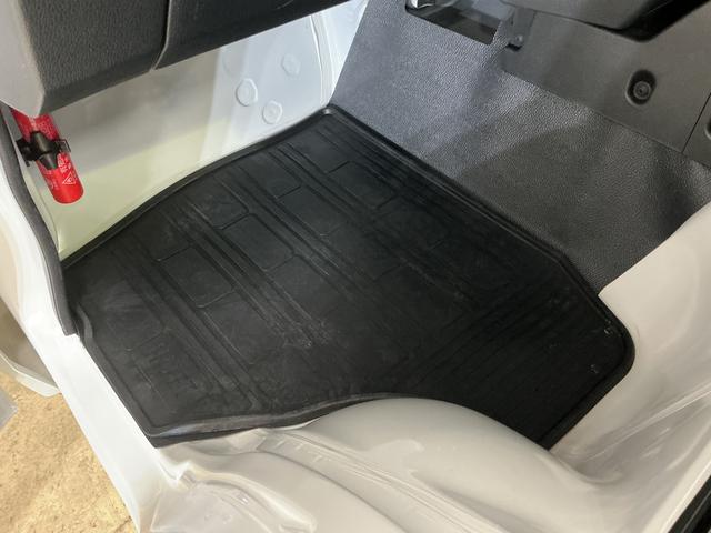 ハイゼットトラックスタンダード　レンタカーアップ　４ＷＤ　ナビ　バックカメラレンタカーアップ　切替式４ＷＤ　ナビ　バックカメラ　ＥＴＣ　前後コーナーセンサー　オートマチックハイビーム　Ｂｌｕｅｔｏｏｔｈ　ＵＳＢ接続　ＤＶＤ再生　フルセグＴＶ　オートライト　横滑り防止装置（京都府）の中古車