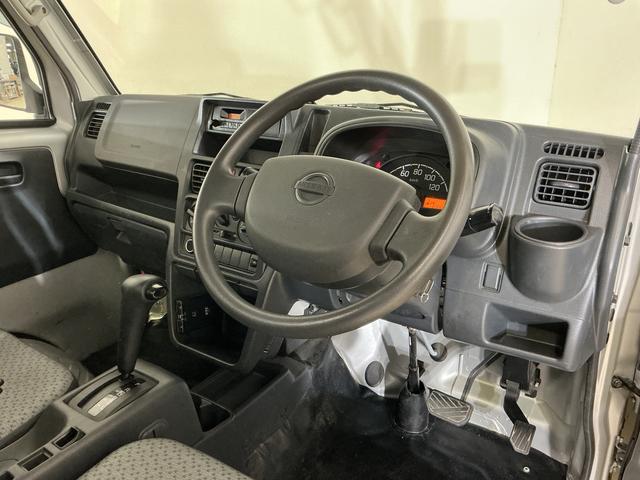 ＮＴ１００クリッパートラックＤＸ　ワンオーナー　ＡＴ車　ラジオデッキ　ＥＴＣ　３方開ワンオーナー　ＡＴ車　ラジオデッキ　ＥＴＣ　３方開　ゲートプロテクター　マッドフラップ　ドアバイザー　マニュアルエアコン　ヘッドライトレべライザー　１２Ｖ電源ソケット　スペアタイヤ　助手席エアバッグ（京都府）の中古車