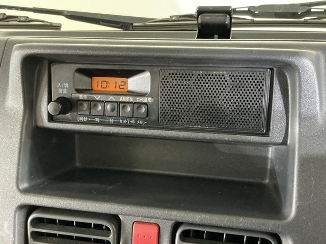 ＮＴ１００クリッパートラックＤＸ　ワンオーナー　ＡＴ車　ラジオデッキ　ＥＴＣ　３方開ワンオーナー　ＡＴ車　ラジオデッキ　ＥＴＣ　３方開　ゲートプロテクター　マッドフラップ　ドアバイザー　マニュアルエアコン　ヘッドライトレべライザー　１２Ｖ電源ソケット　スペアタイヤ　助手席エアバッグ（京都府）の中古車