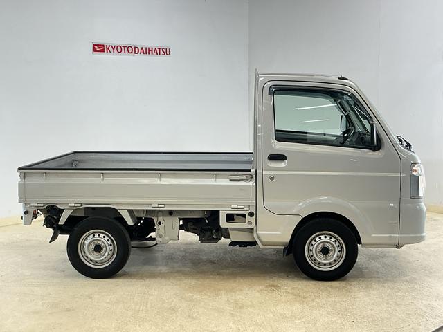 ＮＴ１００クリッパートラックＤＸ　ワンオーナー　ＡＴ車　ラジオデッキ　ＥＴＣ　３方開ワンオーナー　ＡＴ車　ラジオデッキ　ＥＴＣ　３方開　ゲートプロテクター　マッドフラップ　ドアバイザー　マニュアルエアコン　ヘッドライトレべライザー　１２Ｖ電源ソケット　スペアタイヤ　助手席エアバッグ（京都府）の中古車