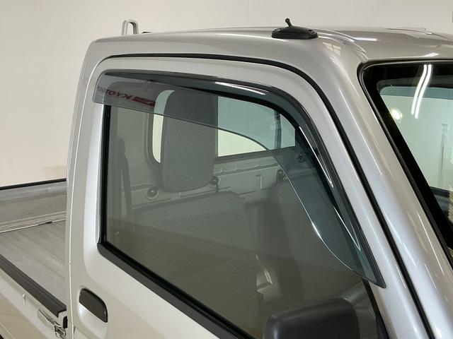 ＮＴ１００クリッパートラックＤＸ　ワンオーナー　ＡＴ車　ラジオデッキ　ＥＴＣ　３方開ワンオーナー　ＡＴ車　ラジオデッキ　ＥＴＣ　３方開　ゲートプロテクター　マッドフラップ　ドアバイザー　マニュアルエアコン　ヘッドライトレべライザー　１２Ｖ電源ソケット　スペアタイヤ　助手席エアバッグ（京都府）の中古車