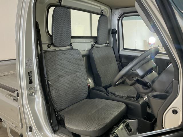 ＮＴ１００クリッパートラックＤＸ　ワンオーナー　ＡＴ車　ラジオデッキ　ＥＴＣ　３方開ワンオーナー　ＡＴ車　ラジオデッキ　ＥＴＣ　３方開　ゲートプロテクター　マッドフラップ　ドアバイザー　マニュアルエアコン　ヘッドライトレべライザー　１２Ｖ電源ソケット　スペアタイヤ　助手席エアバッグ（京都府）の中古車