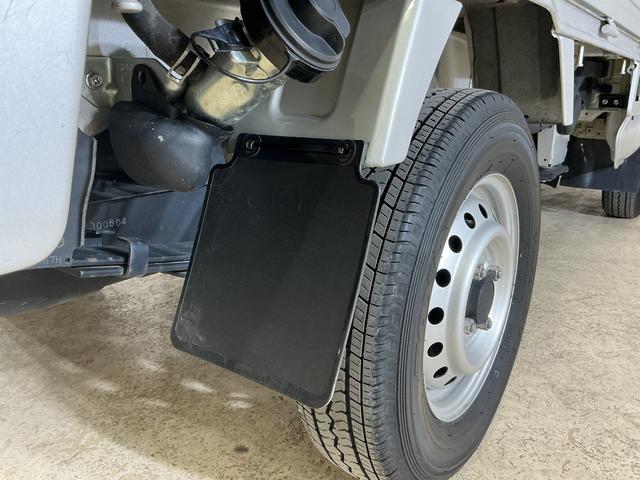 ＮＴ１００クリッパートラックＤＸ　ワンオーナー　ＡＴ車　ラジオデッキ　ＥＴＣ　３方開ワンオーナー　ＡＴ車　ラジオデッキ　ＥＴＣ　３方開　ゲートプロテクター　マッドフラップ　ドアバイザー　マニュアルエアコン　ヘッドライトレべライザー　１２Ｖ電源ソケット　スペアタイヤ　助手席エアバッグ（京都府）の中古車