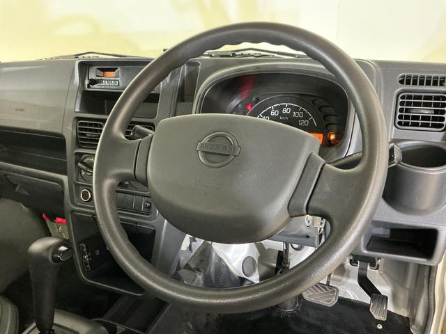 ＮＴ１００クリッパートラックＤＸ　ワンオーナー　ＡＴ車　ラジオデッキ　ＥＴＣ　３方開ワンオーナー　ＡＴ車　ラジオデッキ　ＥＴＣ　３方開　ゲートプロテクター　マッドフラップ　ドアバイザー　マニュアルエアコン　ヘッドライトレべライザー　１２Ｖ電源ソケット　スペアタイヤ　助手席エアバッグ（京都府）の中古車