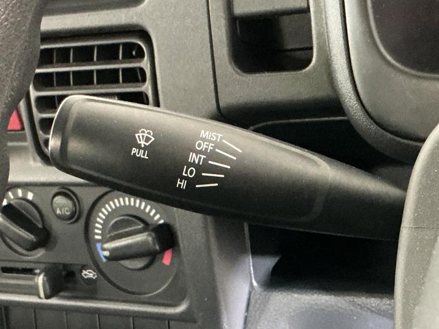 ＮＴ１００クリッパートラックＤＸ　ワンオーナー　ＡＴ車　ラジオデッキ　ＥＴＣ　３方開ワンオーナー　ＡＴ車　ラジオデッキ　ＥＴＣ　３方開　ゲートプロテクター　マッドフラップ　ドアバイザー　マニュアルエアコン　ヘッドライトレべライザー　１２Ｖ電源ソケット　スペアタイヤ　助手席エアバッグ（京都府）の中古車