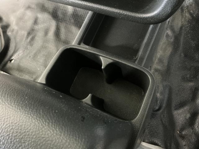 ＮＴ１００クリッパートラックＤＸ　ワンオーナー　ＡＴ車　ラジオデッキ　ＥＴＣ　３方開ワンオーナー　ＡＴ車　ラジオデッキ　ＥＴＣ　３方開　ゲートプロテクター　マッドフラップ　ドアバイザー　マニュアルエアコン　ヘッドライトレべライザー　１２Ｖ電源ソケット　スペアタイヤ　助手席エアバッグ（京都府）の中古車