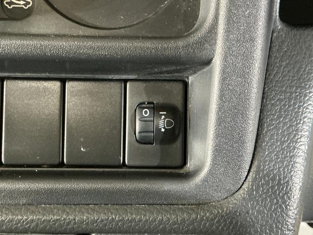 ＮＴ１００クリッパートラックＤＸ　ワンオーナー　ＡＴ車　ラジオデッキ　ＥＴＣ　３方開ワンオーナー　ＡＴ車　ラジオデッキ　ＥＴＣ　３方開　ゲートプロテクター　マッドフラップ　ドアバイザー　マニュアルエアコン　ヘッドライトレべライザー　１２Ｖ電源ソケット　スペアタイヤ　助手席エアバッグ（京都府）の中古車