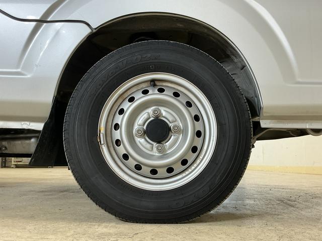 ＮＴ１００クリッパートラックＤＸ　ワンオーナー　ＡＴ車　ラジオデッキ　ＥＴＣ　３方開ワンオーナー　ＡＴ車　ラジオデッキ　ＥＴＣ　３方開　ゲートプロテクター　マッドフラップ　ドアバイザー　マニュアルエアコン　ヘッドライトレべライザー　１２Ｖ電源ソケット　スペアタイヤ　助手席エアバッグ（京都府）の中古車