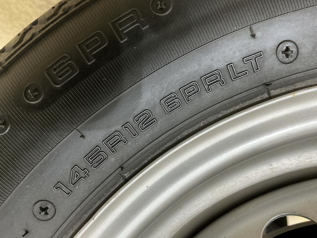 ＮＴ１００クリッパートラックＤＸ　ワンオーナー　ＡＴ車　ラジオデッキ　ＥＴＣ　３方開ワンオーナー　ＡＴ車　ラジオデッキ　ＥＴＣ　３方開　ゲートプロテクター　マッドフラップ　ドアバイザー　マニュアルエアコン　ヘッドライトレべライザー　１２Ｖ電源ソケット　スペアタイヤ　助手席エアバッグ（京都府）の中古車