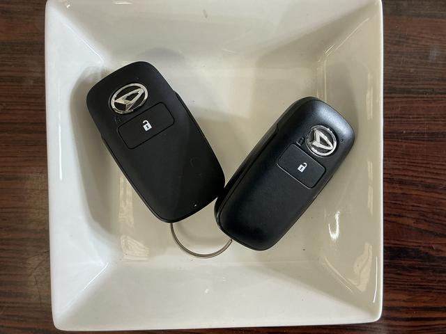 ハイゼットカーゴクルーズターボ　ワンオーナー　切替式４ＷＤ　コーナーセンサー１オーナー　切替式４ＷＤ　コーナーセンサー　オートマチックハイビーム　スマートキー　マニュアルエアコン　１２Ｖ電源ソケット　横滑り防止装置　アイドリングストップ　盗難防止装置　ヘッドライトレベライザー（京都府）の中古車