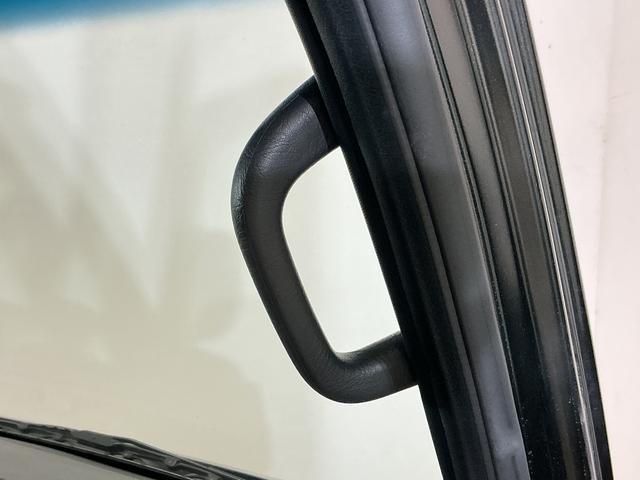 ハイゼットカーゴクルーズターボ　ワンオーナー　切替式４ＷＤ　コーナーセンサー１オーナー　切替式４ＷＤ　コーナーセンサー　オートマチックハイビーム　スマートキー　マニュアルエアコン　１２Ｖ電源ソケット　横滑り防止装置　アイドリングストップ　盗難防止装置　ヘッドライトレベライザー（京都府）の中古車