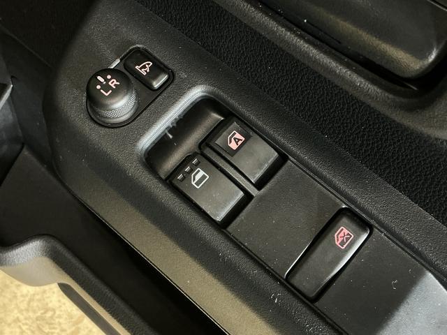 ハイゼットカーゴクルーズターボ　ワンオーナー　切替式４ＷＤ　コーナーセンサー１オーナー　切替式４ＷＤ　コーナーセンサー　オートマチックハイビーム　スマートキー　マニュアルエアコン　１２Ｖ電源ソケット　横滑り防止装置　アイドリングストップ　盗難防止装置　ヘッドライトレベライザー（京都府）の中古車