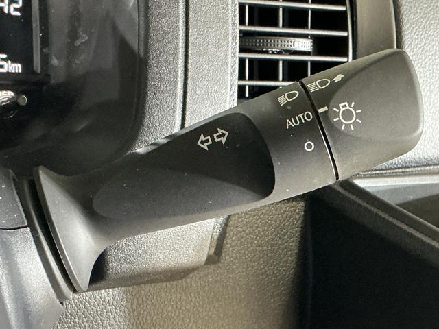 ハイゼットカーゴクルーズターボ　ワンオーナー　切替式４ＷＤ　コーナーセンサー１オーナー　切替式４ＷＤ　コーナーセンサー　オートマチックハイビーム　スマートキー　マニュアルエアコン　１２Ｖ電源ソケット　横滑り防止装置　アイドリングストップ　盗難防止装置　ヘッドライトレベライザー（京都府）の中古車