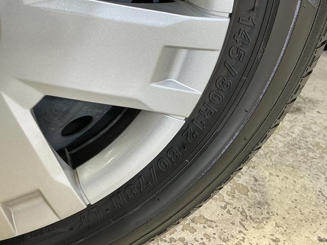 ハイゼットカーゴクルーズターボ　ワンオーナー　切替式４ＷＤ　コーナーセンサー１オーナー　切替式４ＷＤ　コーナーセンサー　オートマチックハイビーム　スマートキー　マニュアルエアコン　１２Ｖ電源ソケット　横滑り防止装置　アイドリングストップ　盗難防止装置　ヘッドライトレベライザー（京都府）の中古車