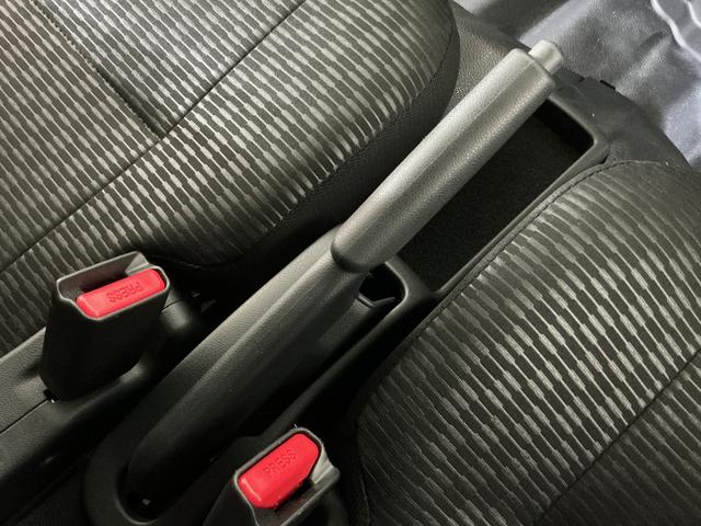 ハイゼットカーゴＤＸ　切替式４ＷＤ　ラジオデッキ　コーナーセンサー切替式４ＷＤ　ラジオデッキ　ＣＶＴ　前後コーナーセンサー　オートマチックハイビーム　横滑り防止装置　アイドリングストップ　キーレス　ヘッドライトレベライザー　マニュアルエアコン　１２Ｖ電源ソケット（京都府）の中古車