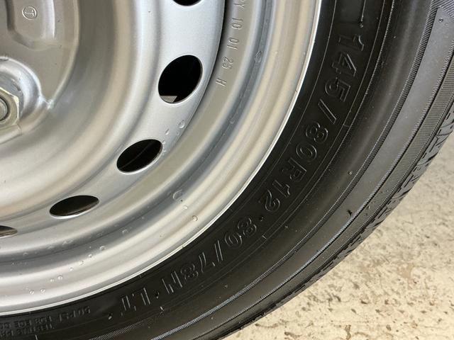ハイゼットカーゴＤＸ　切替式４ＷＤ　ラジオデッキ　コーナーセンサー切替式４ＷＤ　ラジオデッキ　ＣＶＴ　前後コーナーセンサー　オートマチックハイビーム　横滑り防止装置　アイドリングストップ　キーレス　ヘッドライトレベライザー　マニュアルエアコン　１２Ｖ電源ソケット（京都府）の中古車