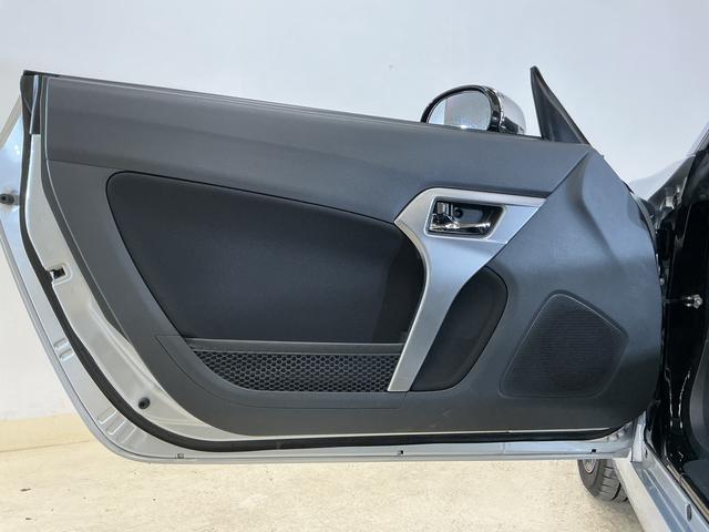 コペンローブ　Ｓ　ターボ　パドルシフト　シートヒーターターボ　パドルシフト　シートヒーター　レカロシート　プッシュスタート　スマートキー　横滑り防止装置　オートエアコン　１６インチアルミホイール　ＬＥＤヘッドライト　アイドリングストップ（京都府）の中古車