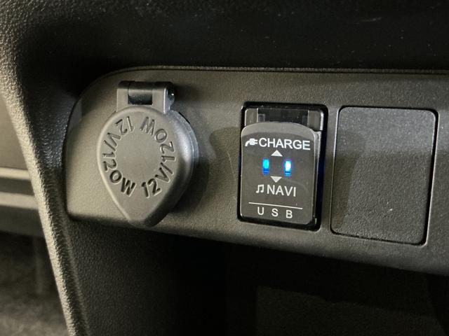 ムーヴキャンバスXメイクアップリミテッド SAIII ナビ パノラマモニターナビ パノラマモニター ETC 両側電動スライドドア オートマチックハイビーム Bluetooth USBチャージャー DVD再生 フルセグTV オートライト スマートキー サイドエアバッグ ツートン(京都府)の中古車