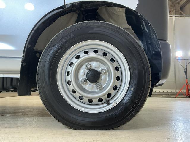 ハイゼットカーゴスペシャル　ワンオーナー　４ＷＤ　ラジオ　コーナーセンサーワンオーナー　切替式４ＷＤ　ラジオデッキ　前後コーナーセンサー　オートマチックハイビーム　オートライト　衝突軽減ブレーキ　横滑り防止装置　アイドリングストップ　スペアキーあり　マニュアルエアコン（京都府）の中古車