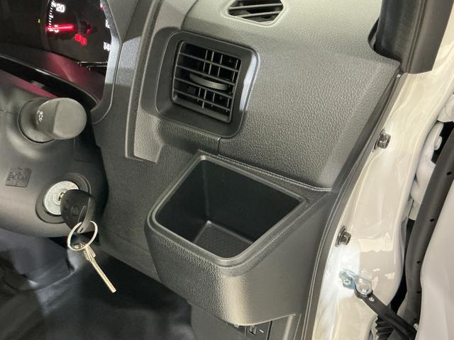 ハイゼットカーゴDX 4WD ラジオデッキ 前後コーナーセンサー キーレス切替式4WD ラジオデッキ 前後コーナーセンサー オートマチックハイビーム オートライト キーレスエントリー 横滑り防止装置 アイドリングストップ 盗難防止放置 マニュアルエアコン 12V電源ソケット(京都府)の中古車