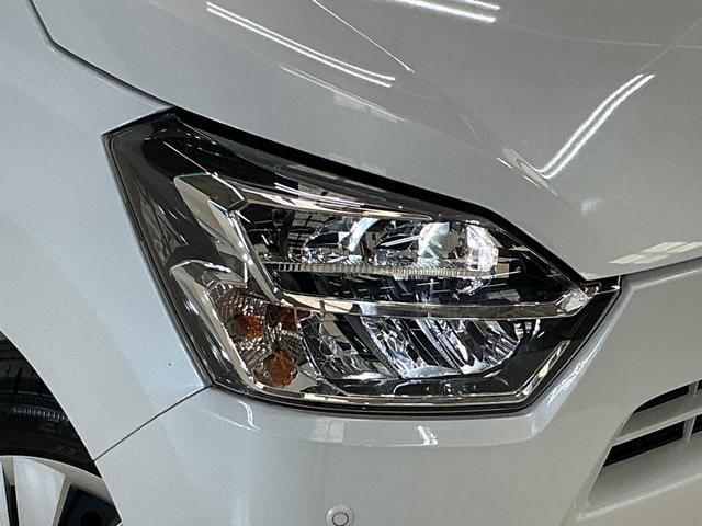 ミライースX SAIII 届出済み未使用車 ナビ フルセグTV USB届出済み未使用車 ナビ フルセグTV Bluetooth 前後コーナーセンサー DVD再生 オートマチックハイビーム USB接続 LEDヘッドライト キーレス 横滑り防止装置 電動格納ドアミラー(京都府)の中古車