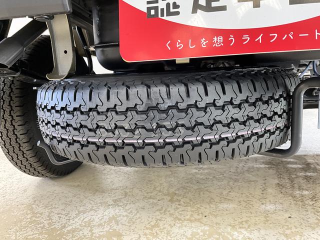 ハイゼットトラックジャンボエクストラ 届出済未使用車 切替式4WD CVT車届出済未使用車 切替式4WD CVT車 オーディオレス リアコーナーセンサー 荷台作業灯 オートマチックハイビーム プッシュスタート スマートキー LEDヘッドライト オートライト(京都府)の中古車