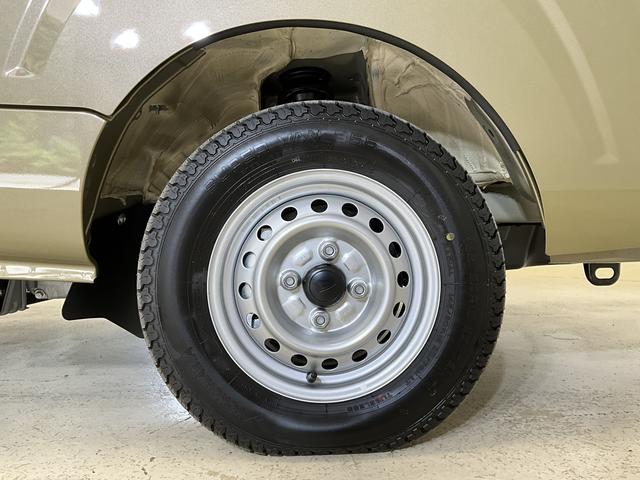 ハイゼットトラックジャンボエクストラ 届出済未使用車 切替式4WD CVT車届出済未使用車 切替式4WD CVT車 オーディオレス リアコーナーセンサー 荷台作業灯 オートマチックハイビーム プッシュスタート スマートキー LEDヘッドライト オートライト(京都府)の中古車