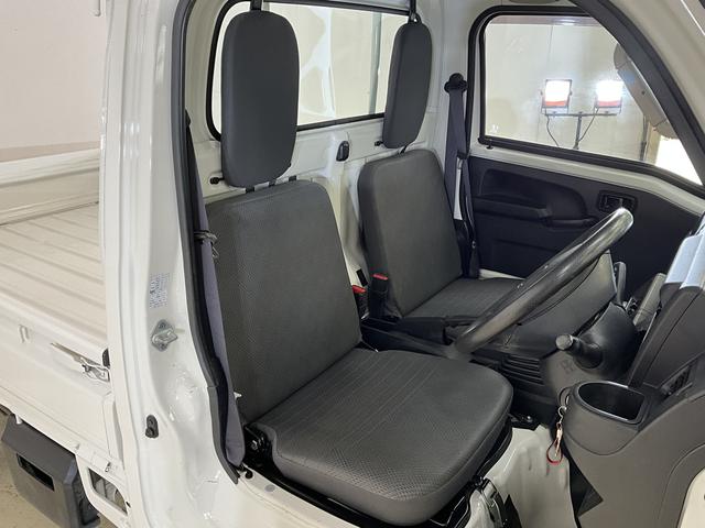 ハイゼットトラックスタンダード　ワンオーナー　ＭＴ５速車　バックカメラワンオーナー　ＭＴ５速車　３方開　ディスプレイオーディオ　バックカメラ　Ｂｌｕｅｔｏｏｔｈ　ＵＳＢチャージャー　ＤＶＤ再生　ドアバイザー　スペアキー有り　ヘッドライトレベライザー　マニュアルエアコン（京都府）の中古車