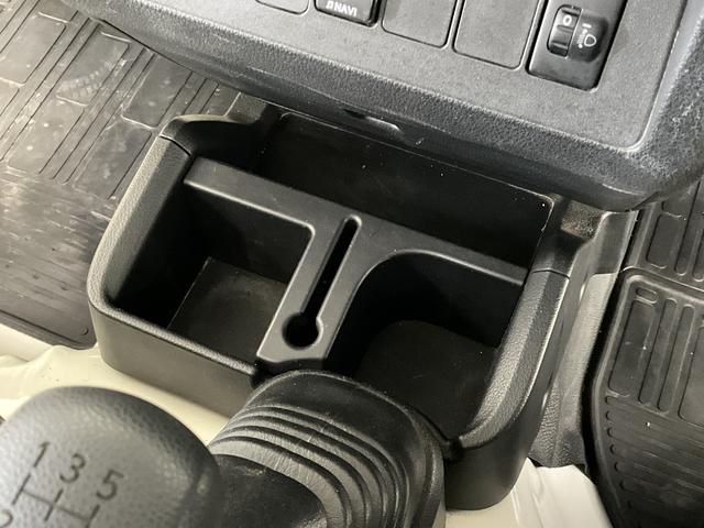 ハイゼットトラックスタンダード　ワンオーナー　ＭＴ５速車　バックカメラワンオーナー　ＭＴ５速車　３方開　ディスプレイオーディオ　バックカメラ　Ｂｌｕｅｔｏｏｔｈ　ＵＳＢチャージャー　ＤＶＤ再生　ドアバイザー　スペアキー有り　ヘッドライトレベライザー　マニュアルエアコン（京都府）の中古車