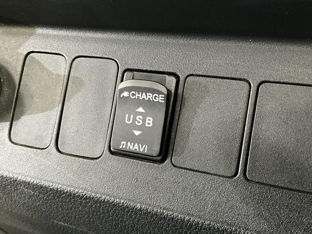 ハイゼットトラックスタンダード　ワンオーナー　ＭＴ５速車　バックカメラワンオーナー　ＭＴ５速車　３方開　ディスプレイオーディオ　バックカメラ　Ｂｌｕｅｔｏｏｔｈ　ＵＳＢチャージャー　ＤＶＤ再生　ドアバイザー　スペアキー有り　ヘッドライトレベライザー　マニュアルエアコン（京都府）の中古車