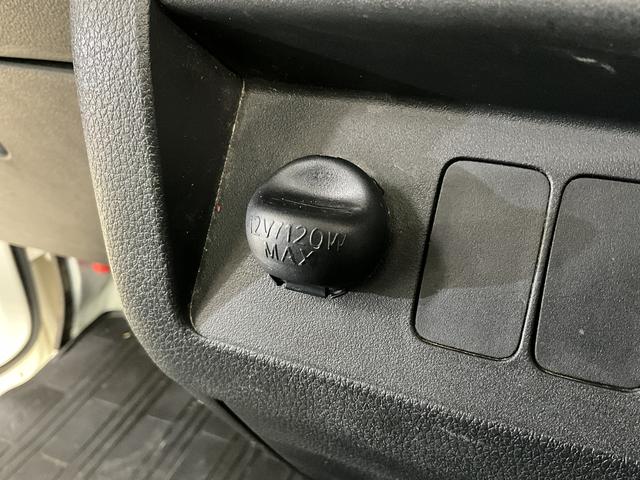 ハイゼットトラックスタンダード　ワンオーナー　ＭＴ５速車　バックカメラワンオーナー　ＭＴ５速車　３方開　ディスプレイオーディオ　バックカメラ　Ｂｌｕｅｔｏｏｔｈ　ＵＳＢチャージャー　ＤＶＤ再生　ドアバイザー　スペアキー有り　ヘッドライトレベライザー　マニュアルエアコン（京都府）の中古車