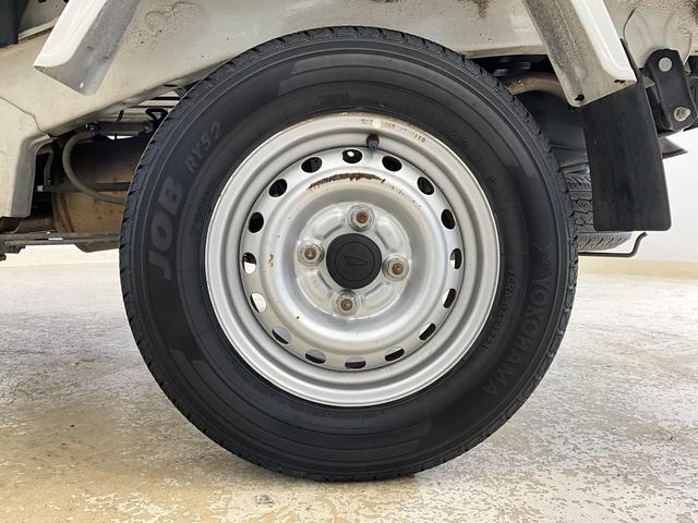 ハイゼットトラックスタンダード　ワンオーナー　ＭＴ５速車　バックカメラワンオーナー　ＭＴ５速車　３方開　ディスプレイオーディオ　バックカメラ　Ｂｌｕｅｔｏｏｔｈ　ＵＳＢチャージャー　ＤＶＤ再生　ドアバイザー　スペアキー有り　ヘッドライトレベライザー　マニュアルエアコン（京都府）の中古車