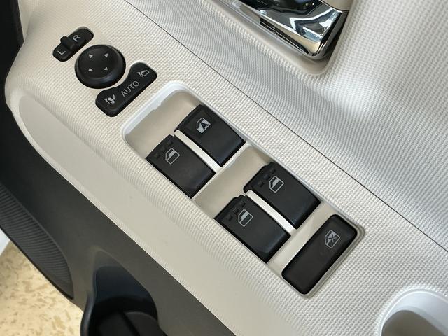 ムーヴキャンバスストライプスＧ　届出済未使用車　ナビ　バックカメラ　２ＷＤ届出済未使用車　ナビ　バックカメラ　フルセグチューナー　ブルートゥース対応　プッシュボタンエンジンスタート　両側リヤパワースライドドア　スマートアシスト　ＬＥＤヘッドライト　オートエアコン　ＡＢＳ（京都府）の中古車