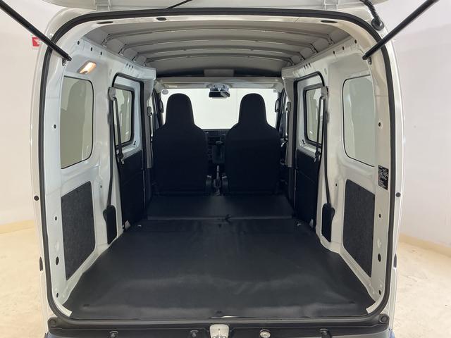ハイゼットカーゴＤＸ　切替式４ＷＤ　ラジオデッキ　リアコーナーセンサー切替式４ＷＤ　ラジオデッキ　リアコーナーセンサー　オートマチックハイビーム　オートライト　キーレス　スペアキーあり　横滑り防止装置　アイドリングストップ　１２Ｖ電源ソケット　マニュアルエアコン（京都府）の中古車