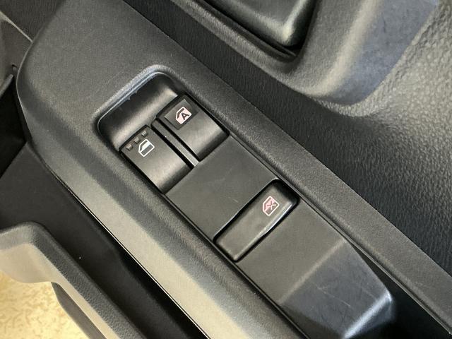 ハイゼットカーゴＤＸ　切替式４ＷＤ　ラジオデッキ　リアコーナーセンサー切替式４ＷＤ　ラジオデッキ　リアコーナーセンサー　オートマチックハイビーム　オートライト　キーレス　スペアキーあり　横滑り防止装置　アイドリングストップ　１２Ｖ電源ソケット　マニュアルエアコン（京都府）の中古車