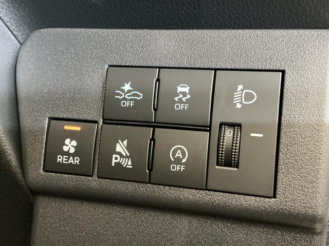 ハイゼットカーゴＤＸ　切替式４ＷＤ　ラジオデッキ　リアコーナーセンサー切替式４ＷＤ　ラジオデッキ　リアコーナーセンサー　オートマチックハイビーム　オートライト　キーレス　スペアキーあり　横滑り防止装置　アイドリングストップ　１２Ｖ電源ソケット　マニュアルエアコン（京都府）の中古車
