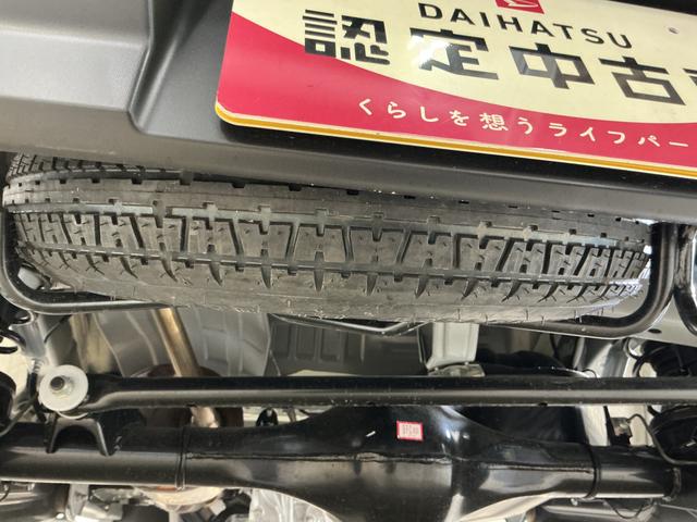 ハイゼットカーゴＤＸ　ラジオデッキ　前後コーナーセンサー　キーレスエントリーラジオデッキ　前後コーナーセンサー　オートマチックハイビーム　キーレスエントリー　スペアキー有り　オートライト　横滑り防止装置　アイドリングストップ　スマアシ　１２Ｖ電源ソケット　マニュアルエアコン（京都府）の中古車