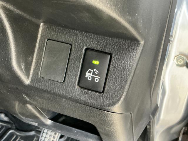 ハイゼットトラックジャンボ　５速ＭＴ車　４ＷＤ　ＣＤオーディオ　３方開５速ＭＴ車　４ＷＤ　ＣＤオーディオ　３方開　荷台作業灯　ＬＥＤヘッドライト　ドアバイザー　オートライト　フォグライト　キーレスエントリー　スペアキー有り　マニュアルエアコン　ヘッドライトレベライザー（京都府）の中古車