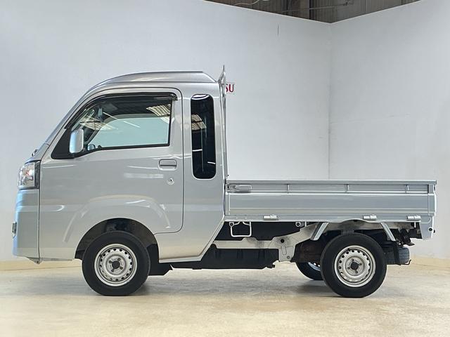 ハイゼットトラックジャンボ　５速ＭＴ車　４ＷＤ　ＣＤオーディオ　３方開５速ＭＴ車　４ＷＤ　ＣＤオーディオ　３方開　荷台作業灯　ＬＥＤヘッドライト　ドアバイザー　オートライト　フォグライト　キーレスエントリー　スペアキー有り　マニュアルエアコン　ヘッドライトレベライザー（京都府）の中古車