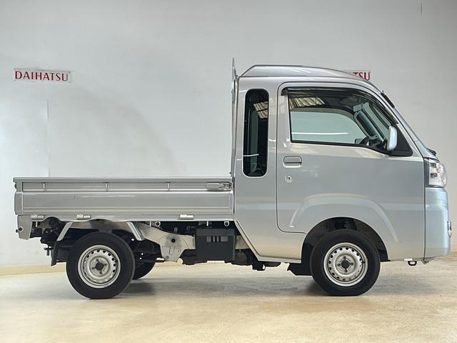 ハイゼットトラックジャンボ　５速ＭＴ車　４ＷＤ　ＣＤオーディオ　３方開５速ＭＴ車　４ＷＤ　ＣＤオーディオ　３方開　荷台作業灯　ＬＥＤヘッドライト　ドアバイザー　オートライト　フォグライト　キーレスエントリー　スペアキー有り　マニュアルエアコン　ヘッドライトレベライザー（京都府）の中古車